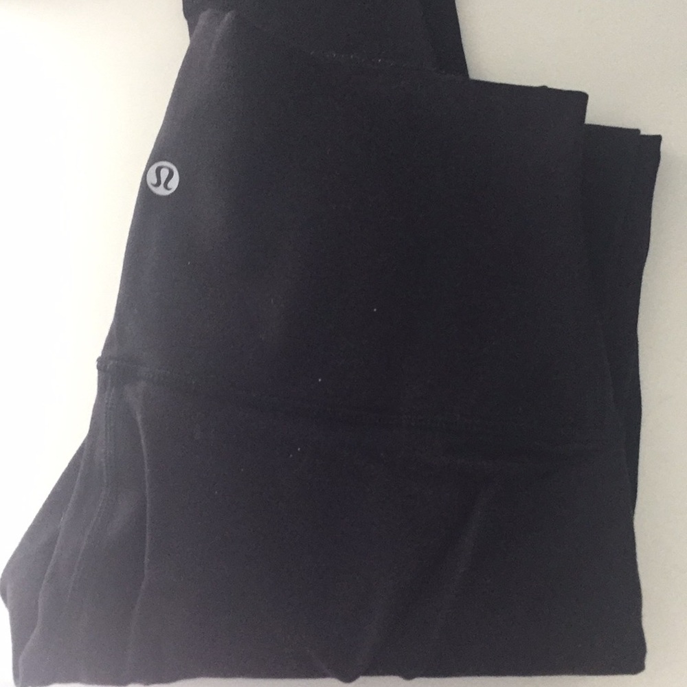 Black lululemon leggings
